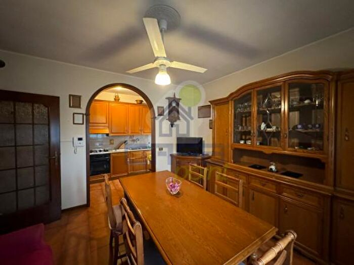 Appartamento trilocale in vendita in Via Dossino, Meleti