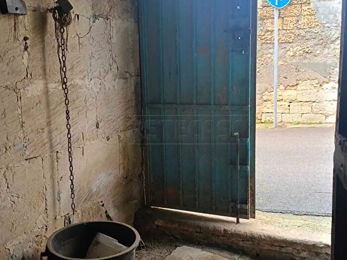 Casa quadrilocale in vendita in Via Abate, Scorrano