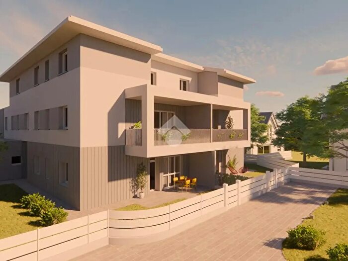 Appartamento trilocale in vendita in Via Angelo Morini, Scandiano