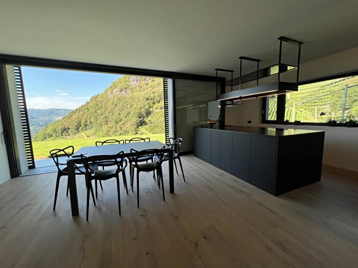 Casa con 13 locali in vendita in Via al Pra Ert, Cembra Lisignago