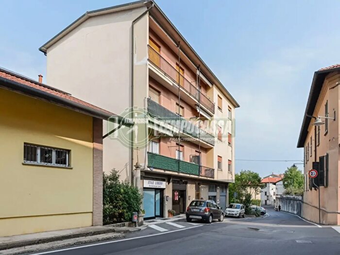 Appartamento trilocale in vendita in Aicurzio