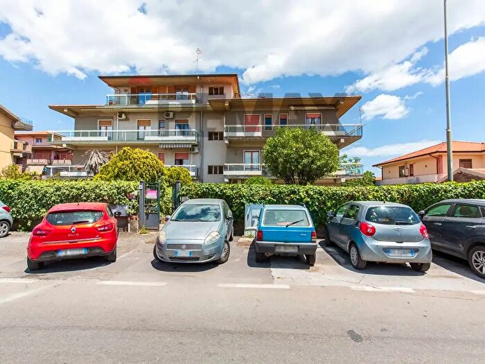 Appartamento con 5 locali in vendita in Via Macello, Catania