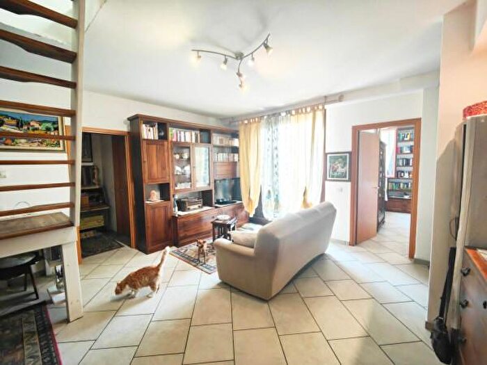 Appartamento con 5 locali in vendita in Via Trieste, Bucine