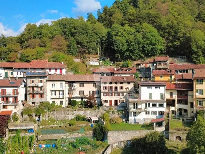Casa con 9 locali in vendita in Via Roma, Campiglia Cervo