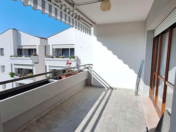 Appartamento con 6 locali in affitto in Osimo