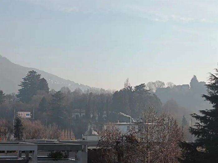 Appartamento con 6 locali in vendita in Como