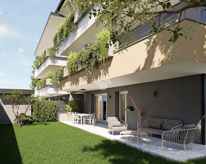 Appartamento trilocale in vendita in Via Monte Tomba, Varedo