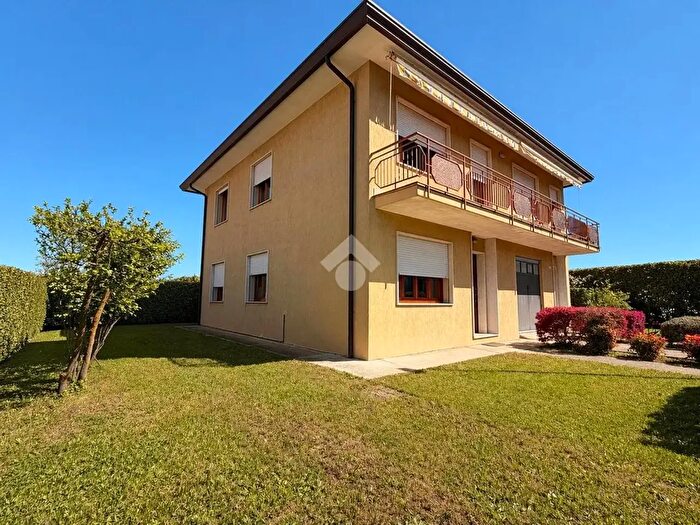 Casa con 6 locali in vendita in Via Santa Tecla, Selvazzano Dentro