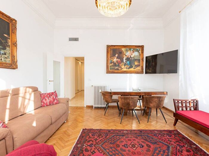 Appartamento trilocale in affitto in Viale Severino Boezio, Sempione, Milano