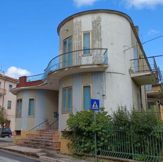 Casa con 6 locali in vendita in Via Colonno, Bojano