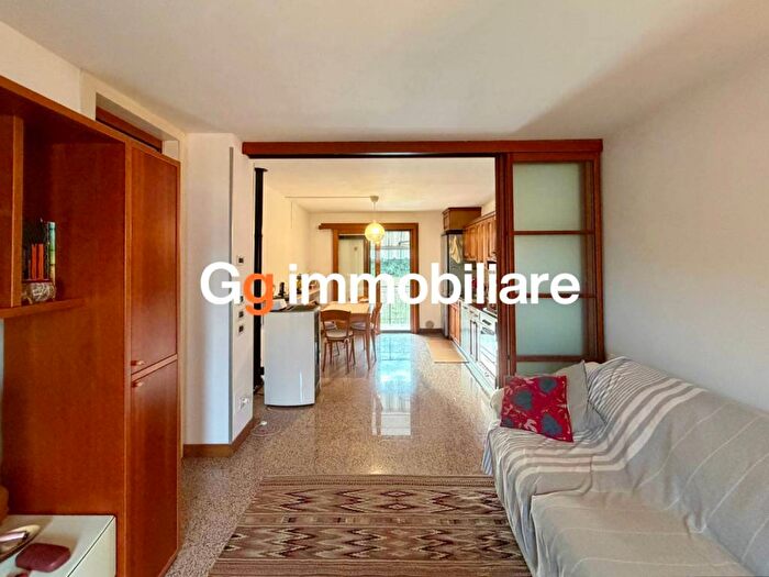 Appartamento trilocale in affitto in Via Venezia, Resana
