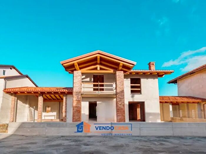 Casa con 5 locali in vendita in Via Centallo, Centallo