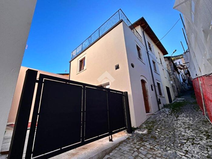 Casa quadrilocale in affitto in Via degli Orti, Bagno Monticchio, LAquila
