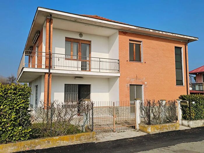 Casa quadrilocale in vendita in Strada Cappella Verde, Cumiana