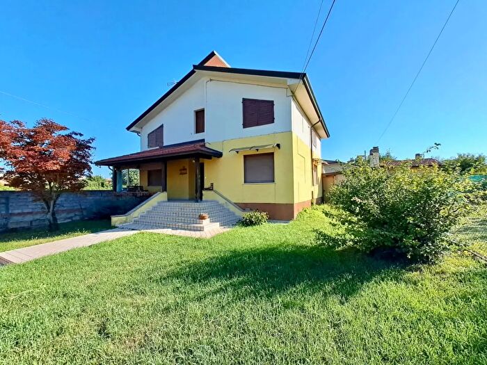 Casa con 10 locali in vendita in Morsano Al Tagliamento