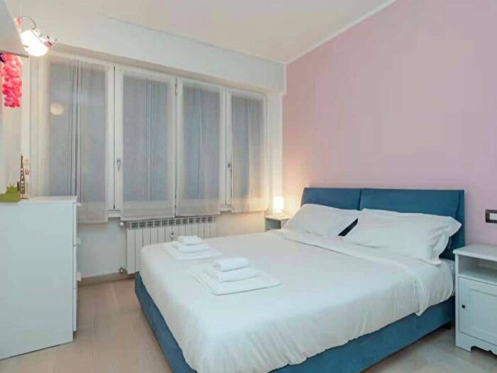 Appartamento trilocale in affitto in Via Ludovico Lazzaro Zamenhof, Corso San Gottardo, Milano