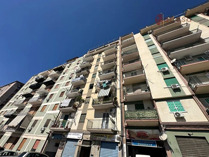 Appartamento con 5 locali in vendita in Via Stazzone, Palermo