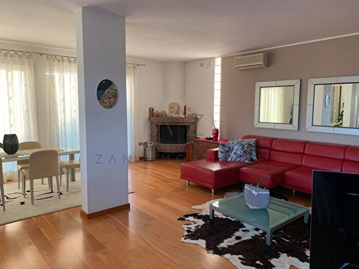 Casa con 5 locali in vendita in Via Picciol, Montebelluna