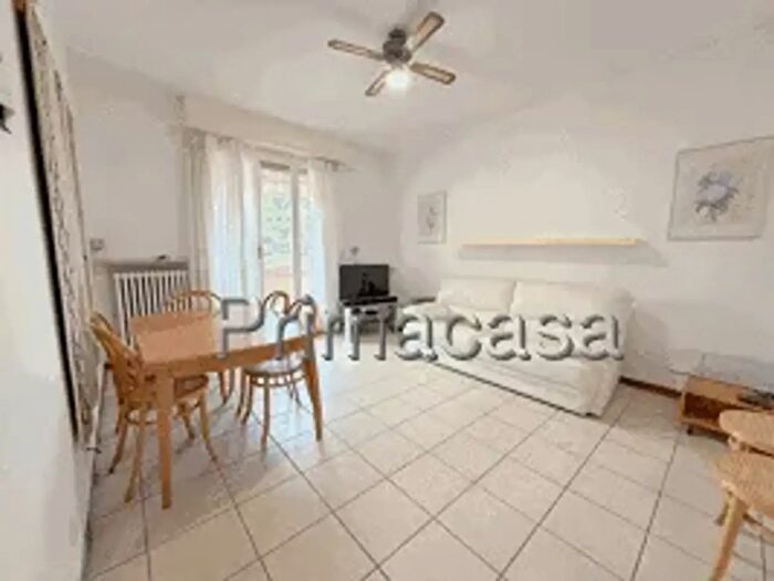 Appartamento quadrilocale in vendita in Via Roveggia, Verona