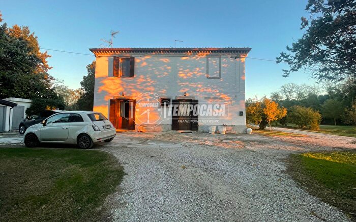 Appartamento con 8 locali in vendita in Strada Mezzanina, Ostellato