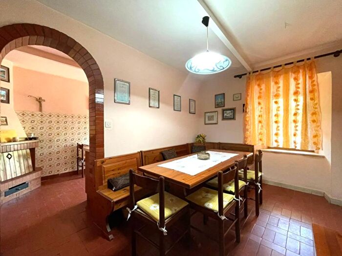 Casa trilocale in vendita in Via Farneto Snc Castelliri Frosinone, Castelliri