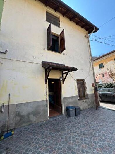 Casa trilocale in vendita in Viale della Vittoria, Stazzano