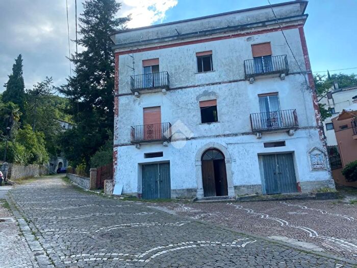 Casa con 6 locali in vendita in Via S Salvatore, Filignano