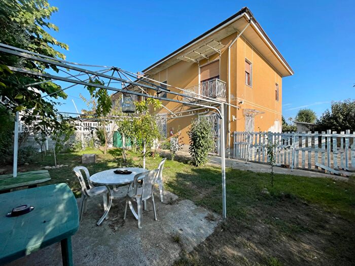 Casa con 7 locali in vendita in Via Bricco San Martino, Lequio Tanaro