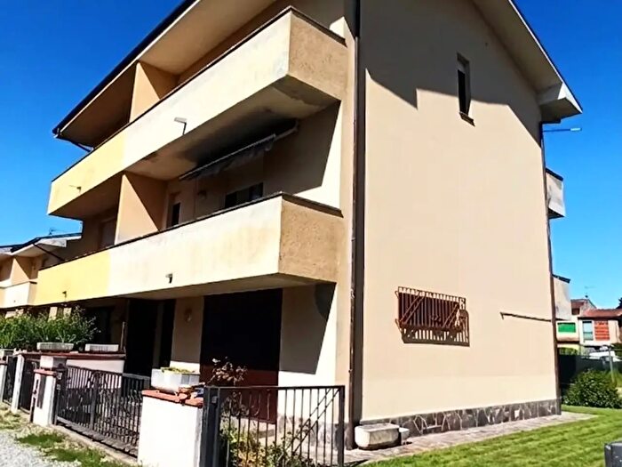 Casa quadrilocale in vendita in Lucca