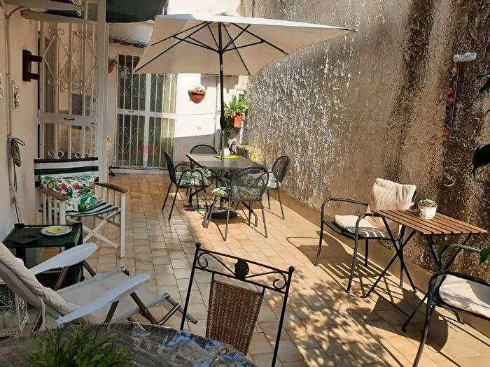 Appartamento trilocale in affitto in Via Livorno, Aci Castello