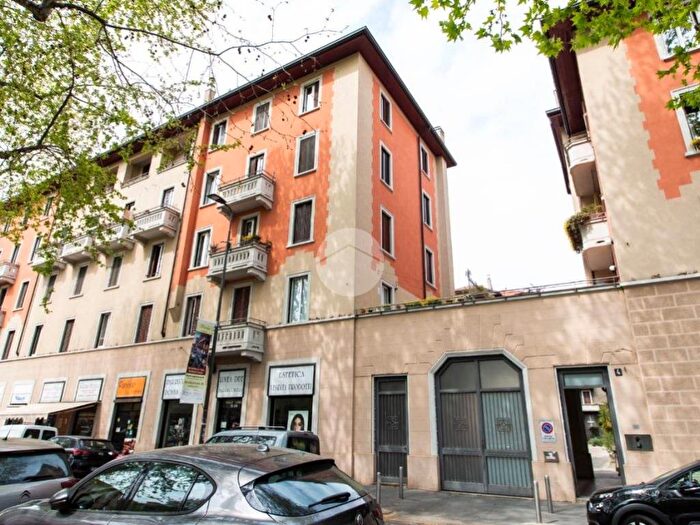 Appartamento trilocale in affitto in Piazza Prealpi, Certosa, Milano