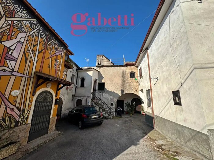 Casa trilocale in vendita in Via Porta Agricola, San Potito Sannitico