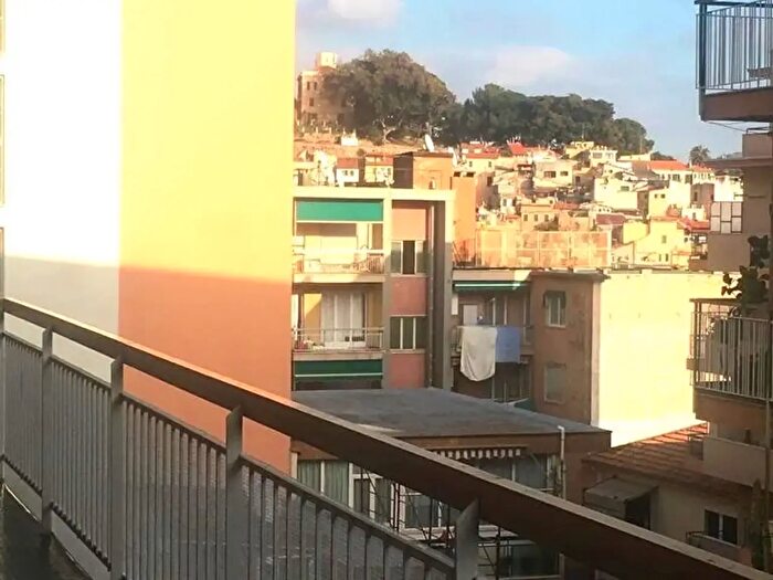 Appartamento trilocale in affitto in Via Galileo Galilei, Sanremo