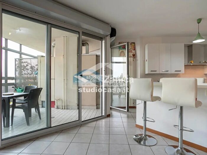 Appartamento trilocale in vendita in Via San Bernardino, Bergamo