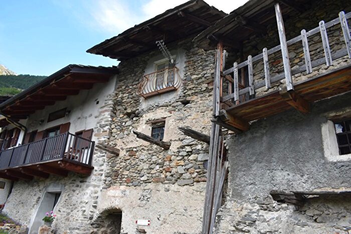 Appartamento trilocale in vendita in Frazione San Colombano, Exilles