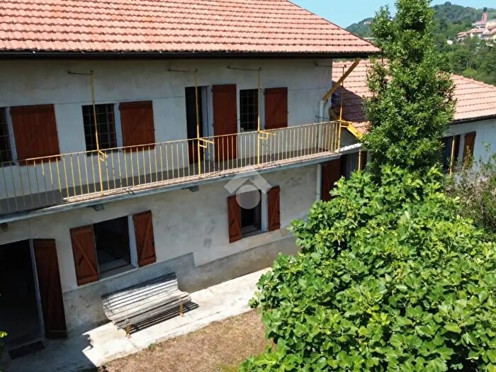Casa con 5 locali in vendita in Fr Cappio, Strona