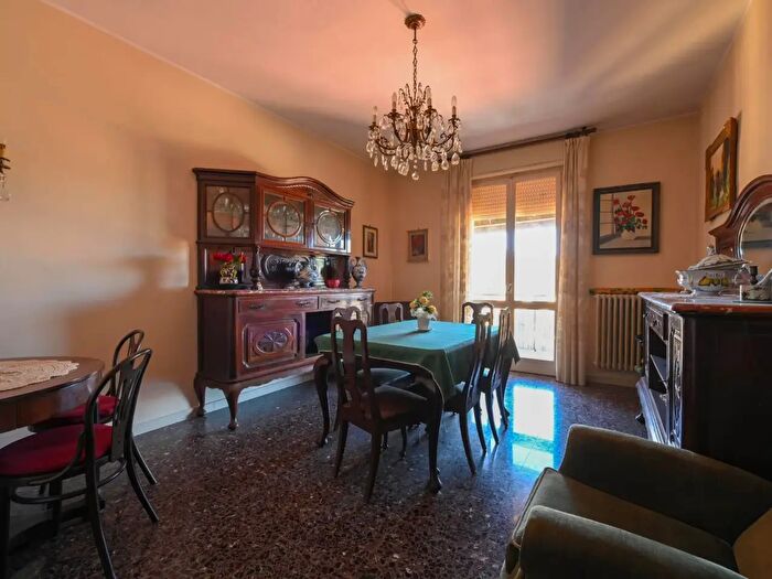 Appartamento con 5 locali in vendita in Pavullo Nel Frignano