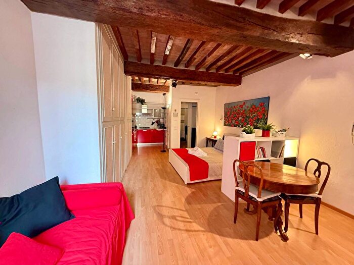 Appartamento monolocale in affitto in Borgo del Carbone, Centro Storico, Parma