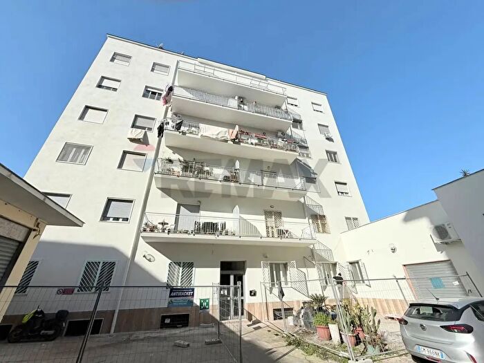 Appartamento quadrilocale in vendita in Via Nuova San Rocco, Napoli