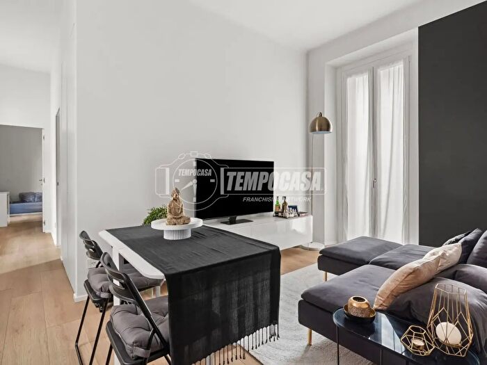 Appartamento trilocale in vendita in Viale Premuda, Milano