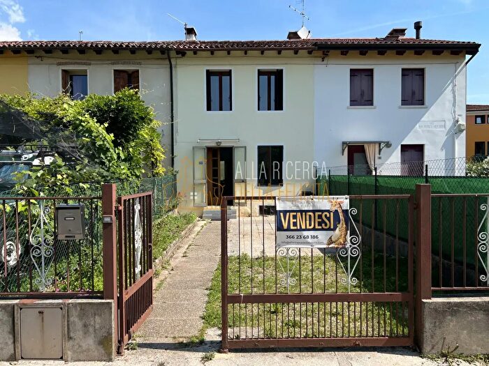 Casa trilocale in vendita in Via Don Michele Saccardo, Schio