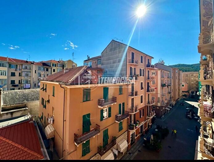 Appartamento con 5 locali in vendita in Via Antonio Gramsci, Vado Ligure
