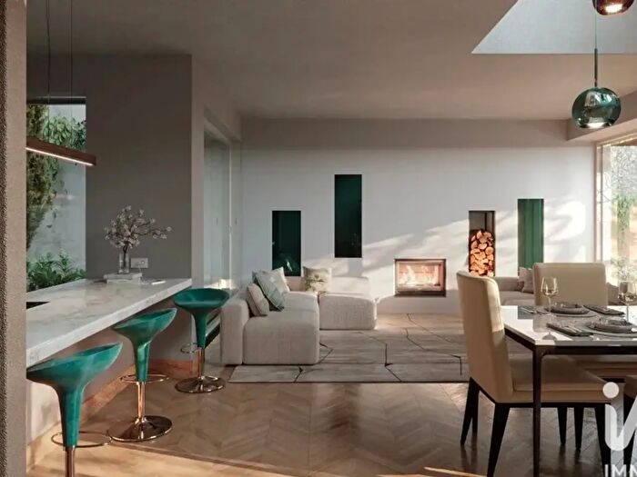 Casa quadrilocale in vendita in Via Isonzo Snc, Carugo