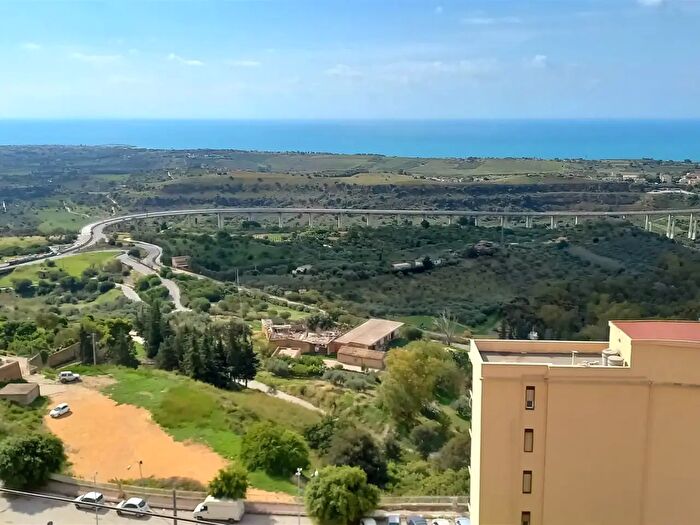 Appartamento con 6 locali in vendita in Viale Pietro Nenni, Agrigento