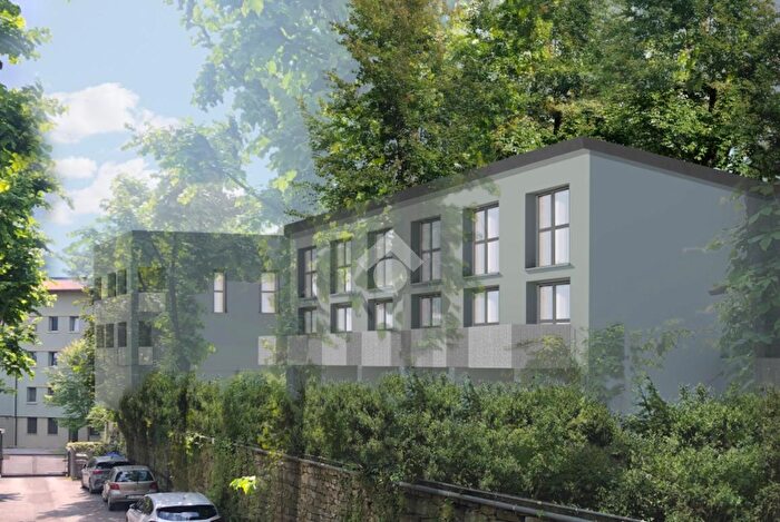 Appartamento trilocale in vendita in Via Castellini, Como