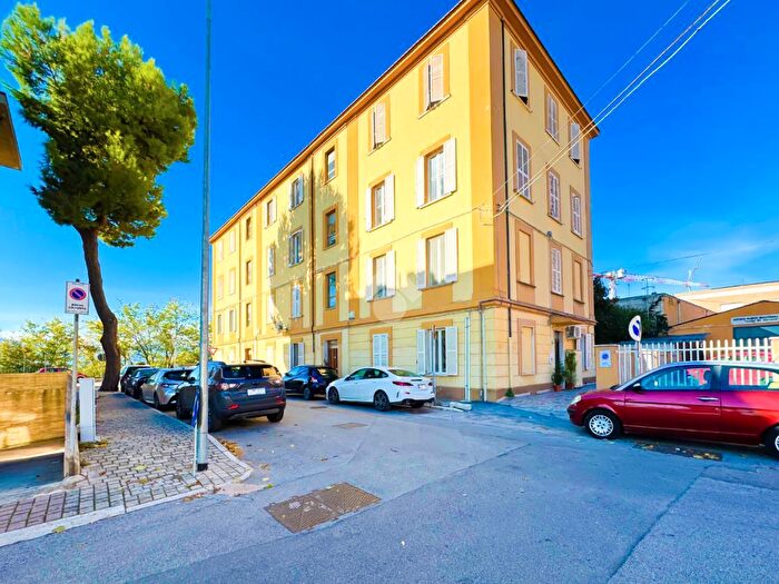 Appartamento trilocale in vendita in Via Giovanni Rossi, Chieti