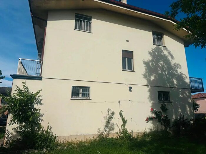 Casa con 7 locali in vendita in Mantova