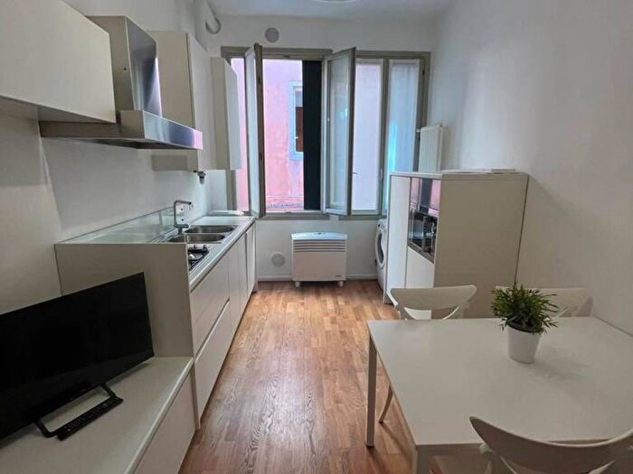 Appartamento trilocale in affitto in CANNAREGIO, Guglie San Leonardo, Venezia