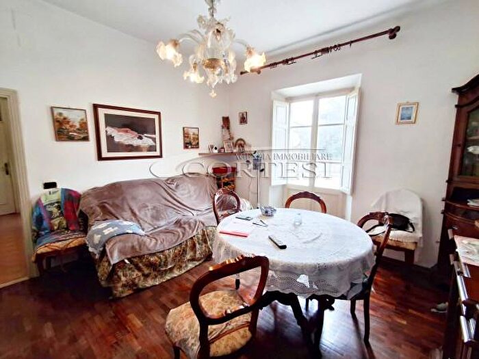 Appartamento con 6 locali in vendita in Via Giovanni Amendola, Perugia