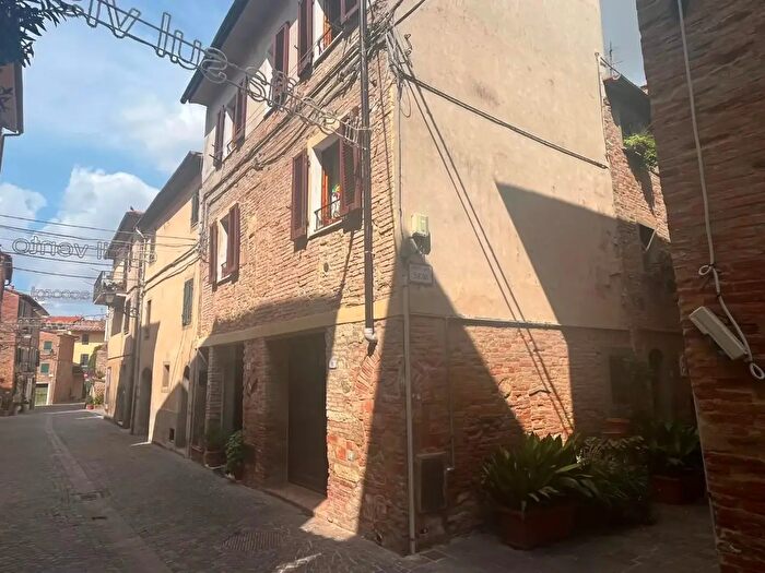 Case in Vendita e in Affitto - 2